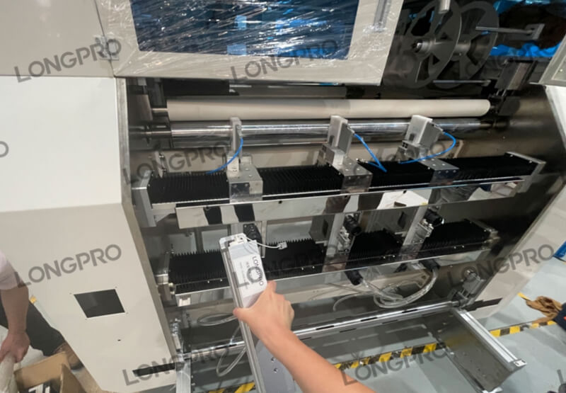 PP半固化片卷料加熱裁切.jpg PP半固化片卷料加熱裁切.jpg